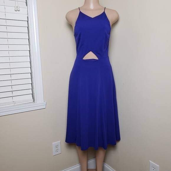 Lulus Dresses & Skirts - LULU'S Triangle Open Front Skater Dress